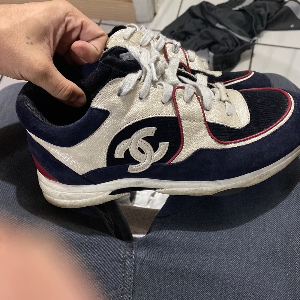 Chanel Navy Blue low top trainers - Picture 2 of 3